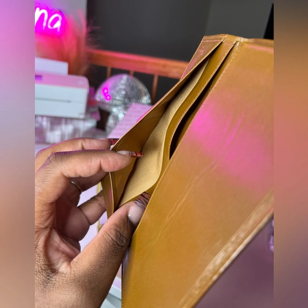 CHRISTIAN DIOR Vintage Bi-fold Leather Wallat~ EUC😍🔥